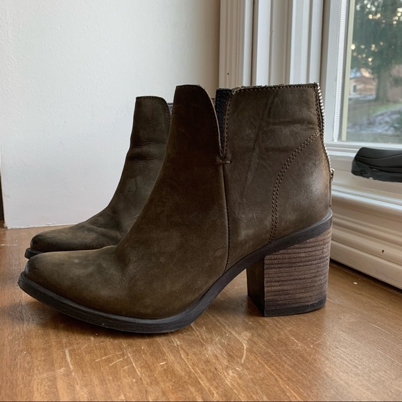 Steve Madden Pointed Toe Boots like Darci or Austin - Picture 2 of 5